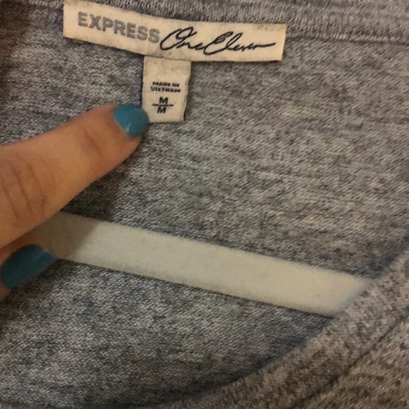 Express OneEleven High Low long sleeve - Picture 2 of 2